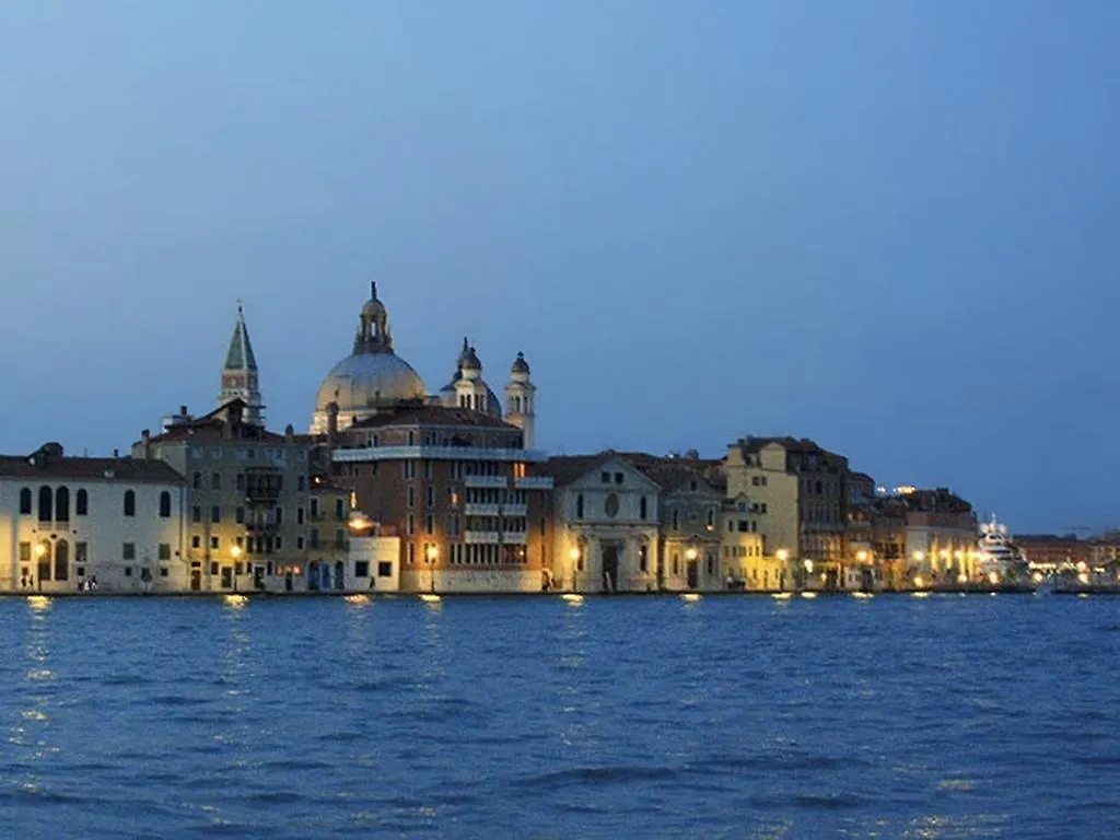 Blue Lagoon Apartamento Veneza